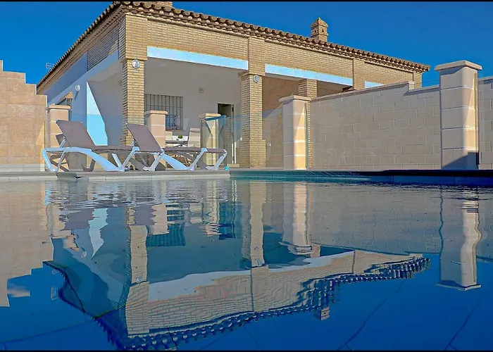 Chalet Penuelas Con Piscina